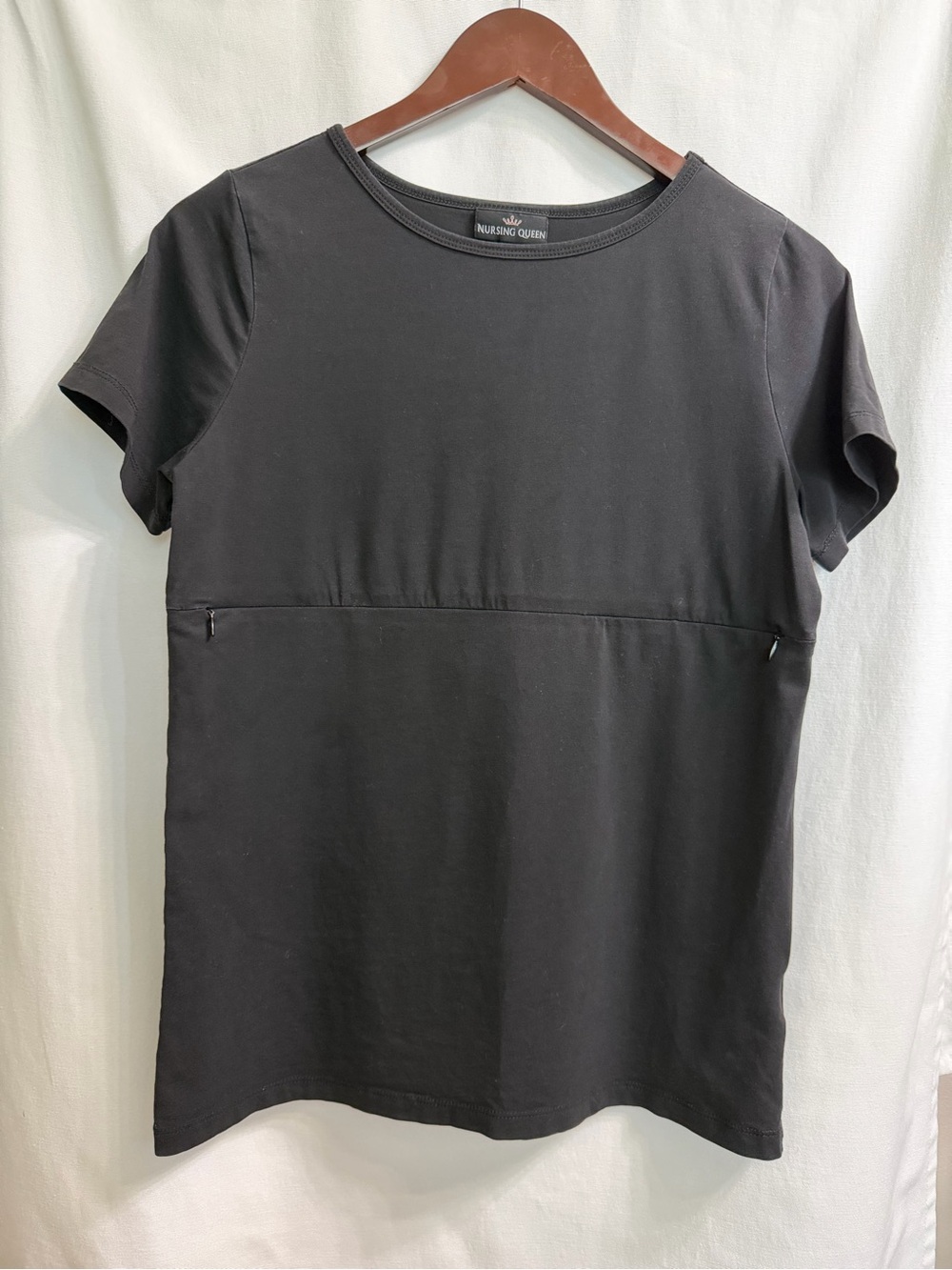 Nursing Queen Black Short Sleeve Nursing Tee with Front Access Zippers XXS